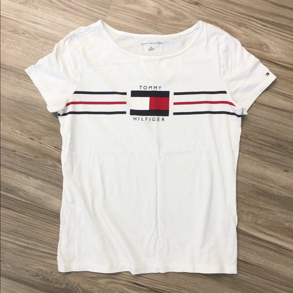Tommy Hilfiger Tops - 🌼 NWOT Tommy Hilfiger Logo T-Shirt